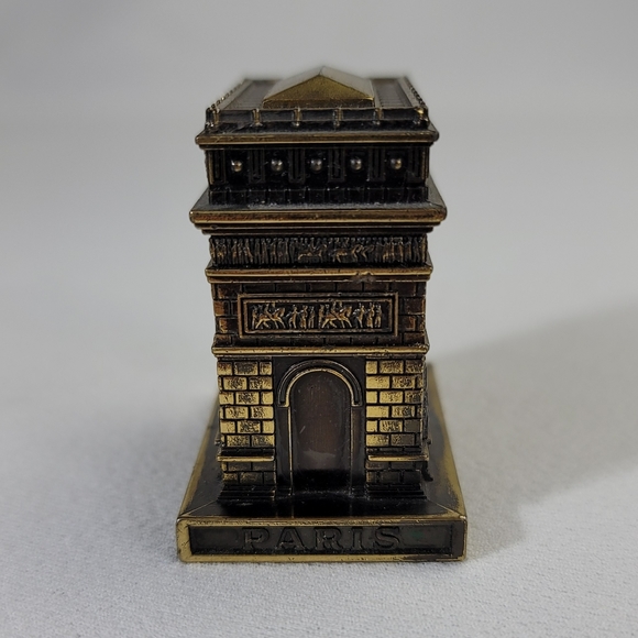 Arc De Triomphe Paris France Souvenir Metal Paperweight - Picture 5 of 12